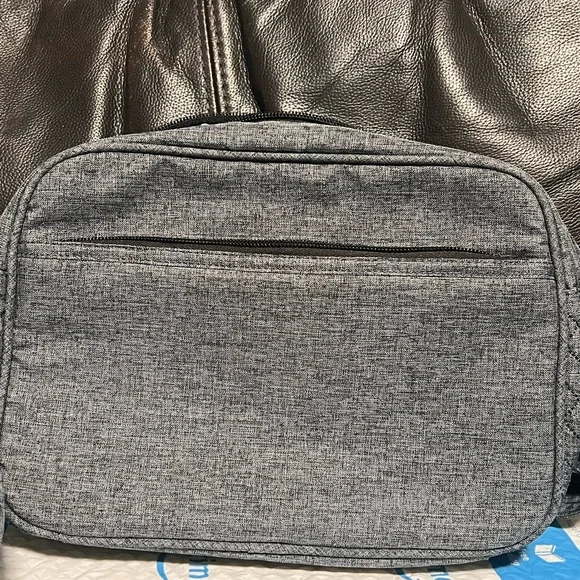 Lug Carousel XL RFID-Blocking Crossbody Bag - Picture 4 of 7